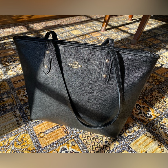 Coach Handbags - Coach City Tote Bag in Black Crossgrain Leather w Zip Top